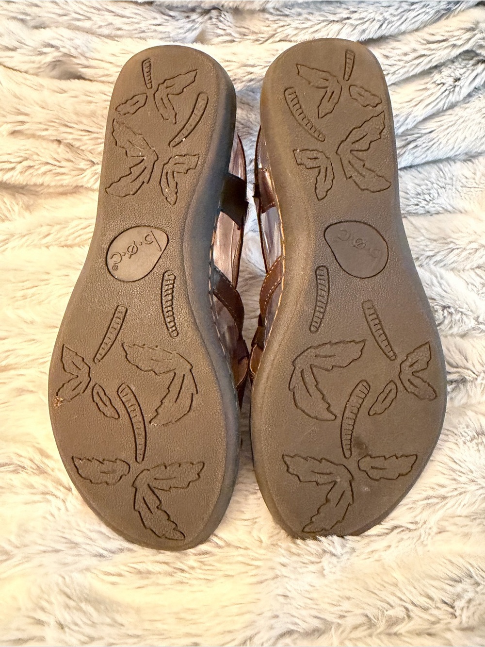 B.o.c. Brown Women’s Crisscross Strap Sandals Sz 7 - Picture 8 of 14